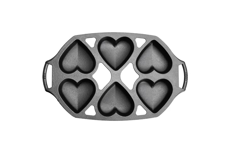 Lodge Cookware Seasoned Cast Iron Heart Mini Cake Pan